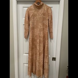VINTAGE 1970s - long sleeved gold dress